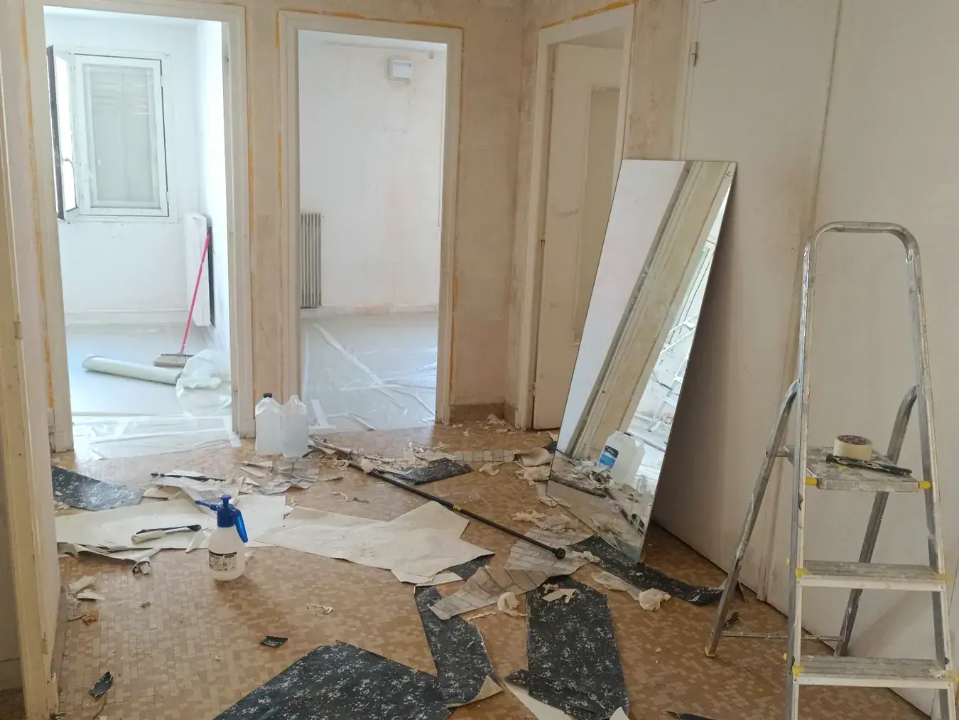 Photo réelle de rénovation intérieure BN BÂTIMENT : Avant · Hall et distribution