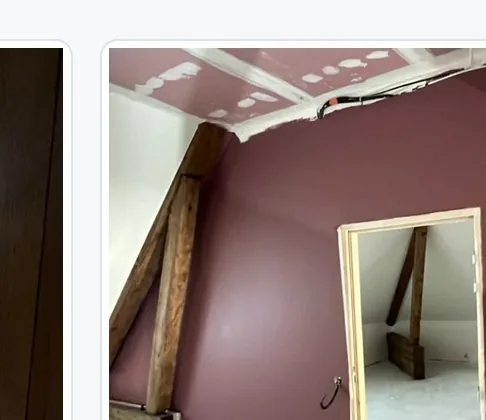 Mur bordeaux et encadrement, rénovation à La Mure